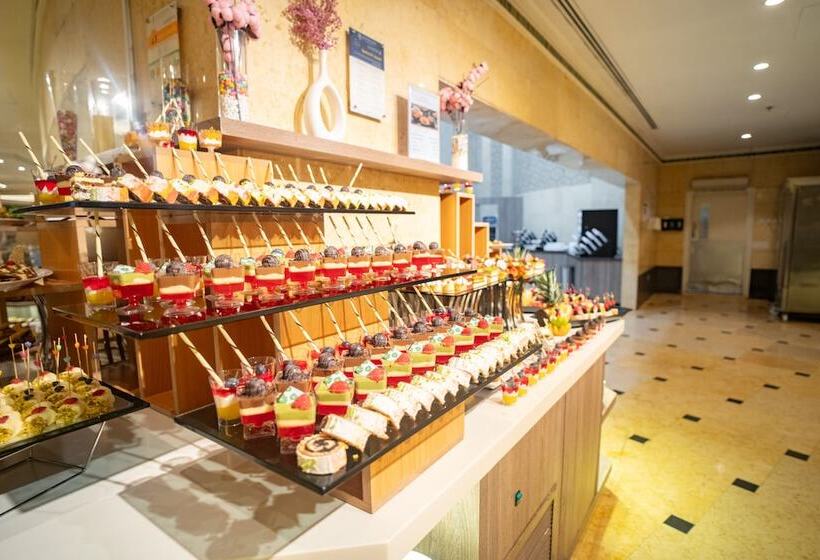 Отель Emaar Grand