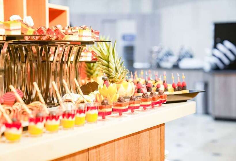 Отель Emaar Grand