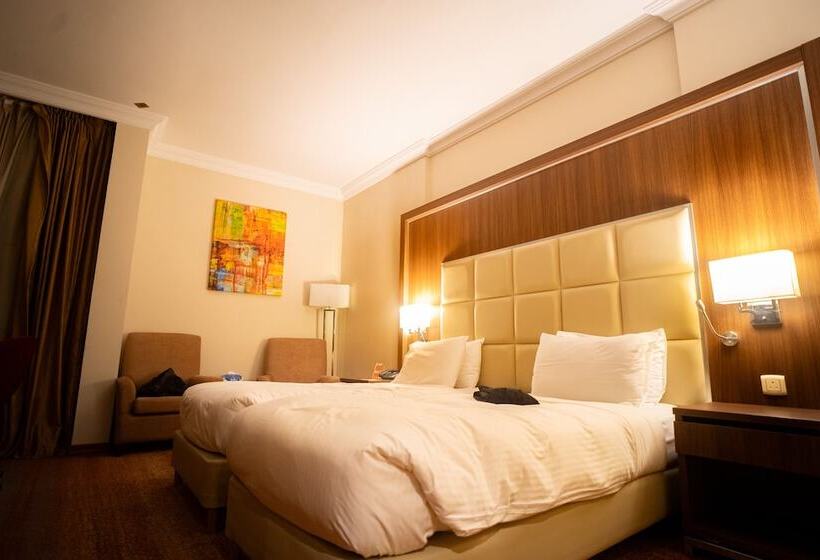 Отель Emaar Grand