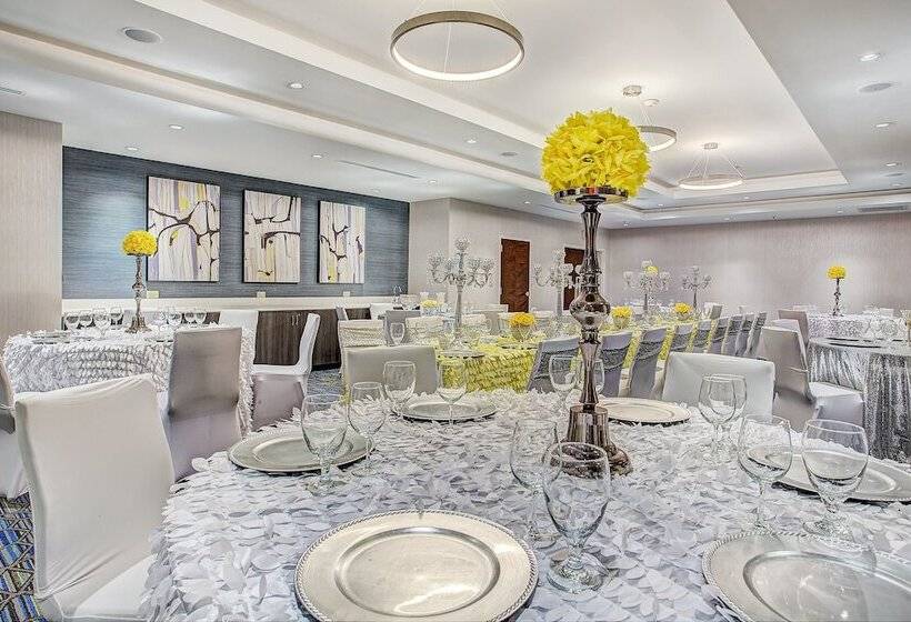 ホテル Holiday Inn Express & Suites Covington, An Ihg