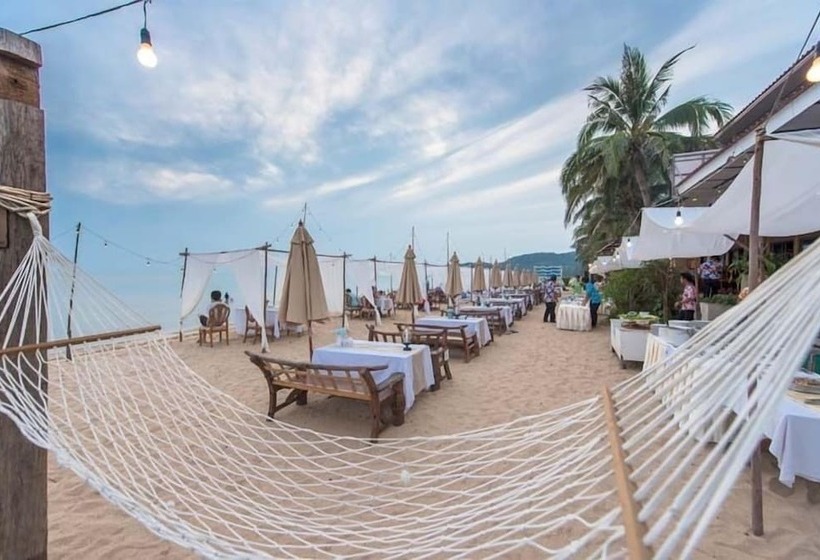 Otel Maldives Beach Resort