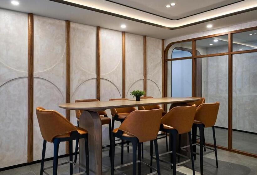 Panmanee Hotel Newly Renovated