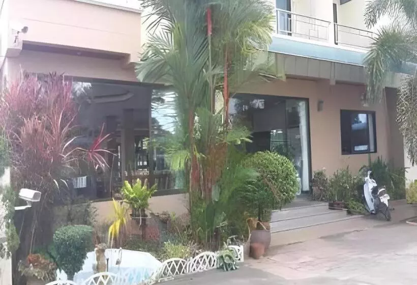 هتل Ritzy House
