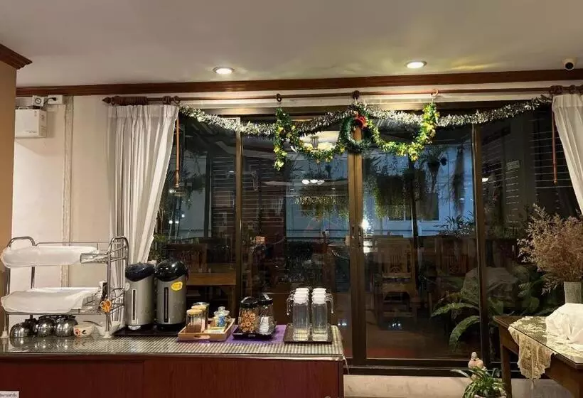 هتل Ritzy House