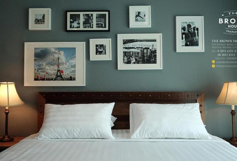 호텔 The Brown House