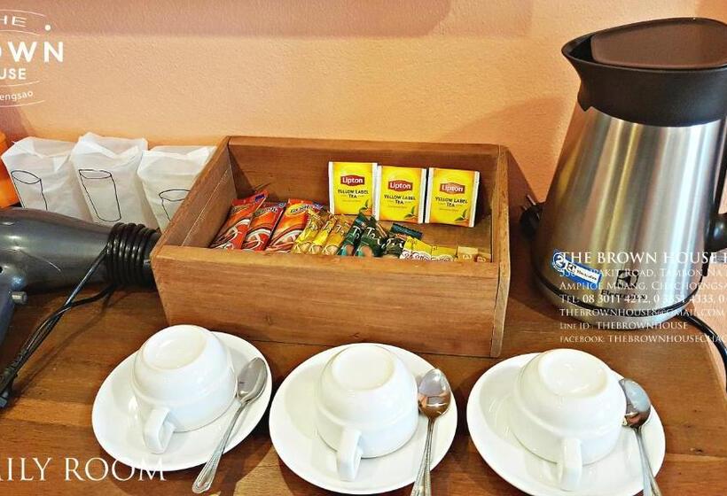 호텔 The Brown House