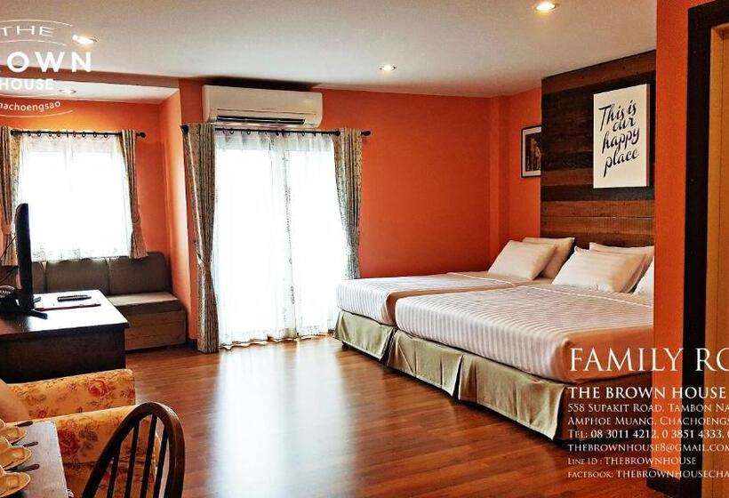 호텔 The Brown House