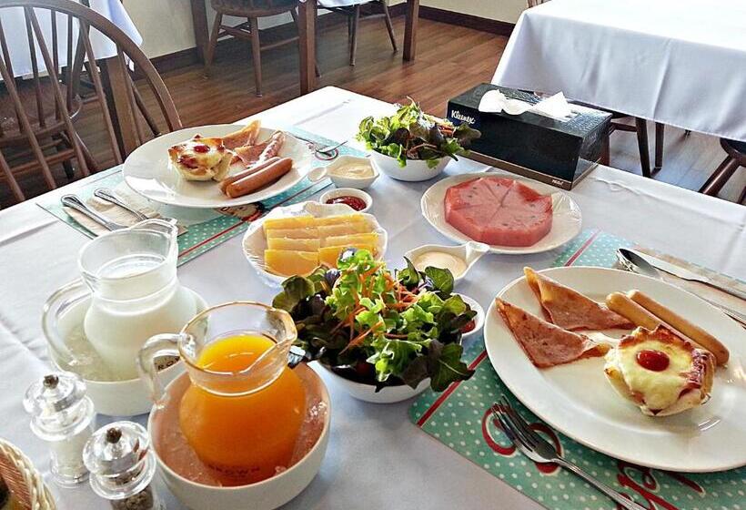 호텔 The Brown House