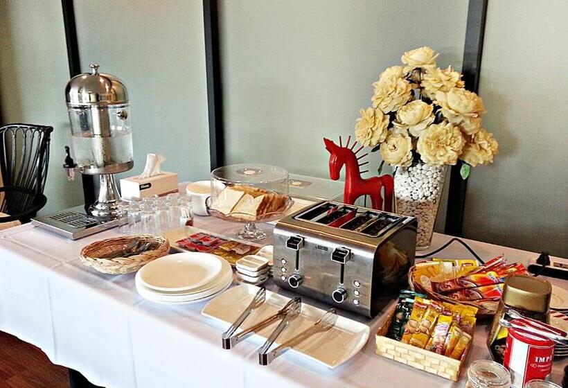 호텔 The Brown House