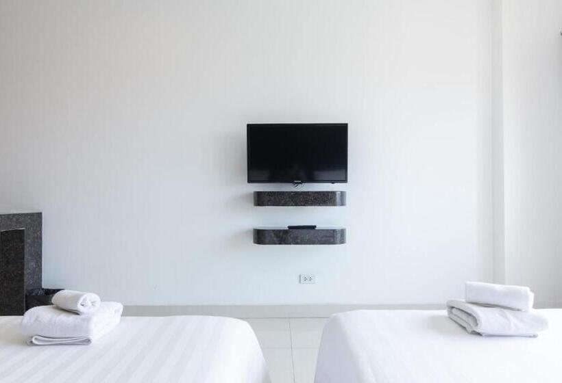 Hotelli Tribe Pattaya Sha Certificated