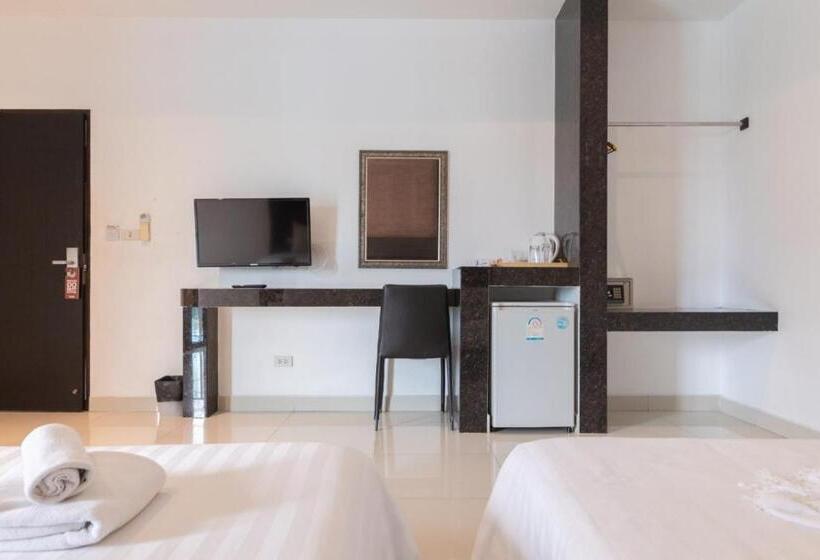 Hotelli Tribe Pattaya Sha Certificated