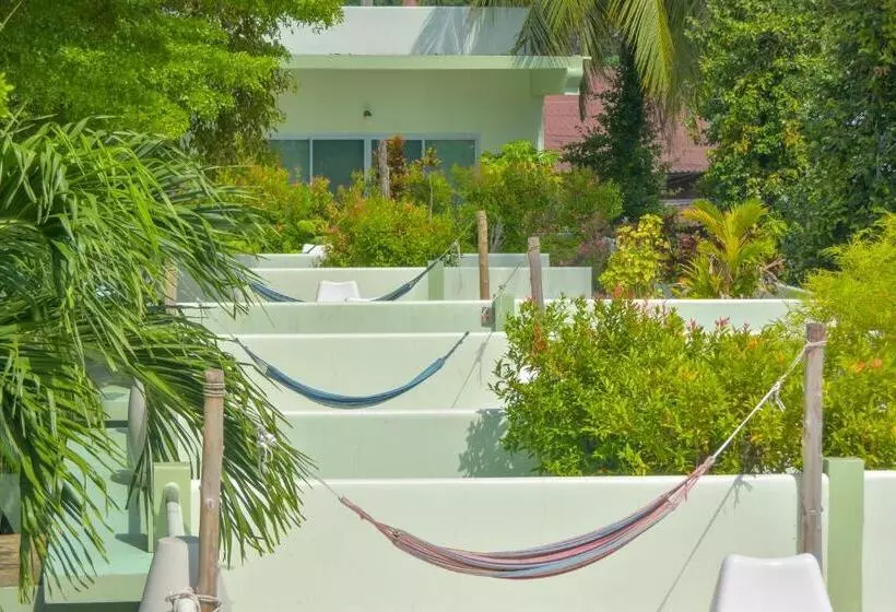 Le Divine Comedie Beach Resort