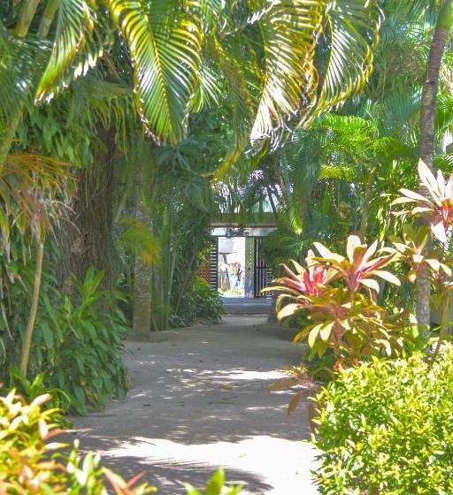 Le Divine Comedie Beach Resort