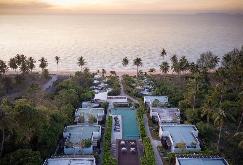 Seanery Beach Resort