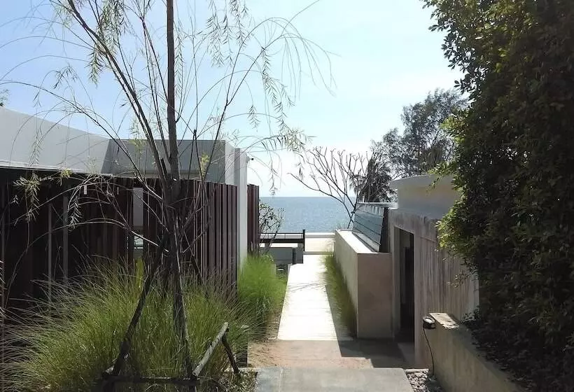 Seanery Beach Resort