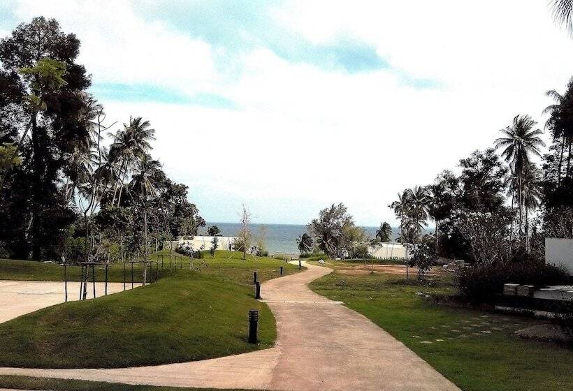 Seanery Beach Resort