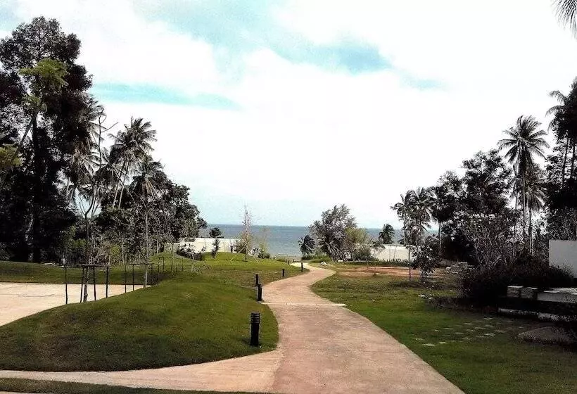 Seanery Beach Resort