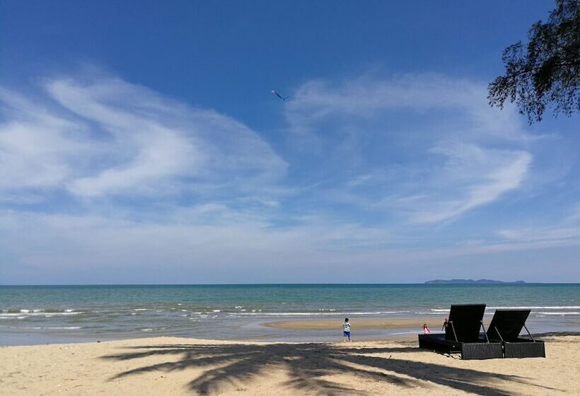 Seanery Beach Resort