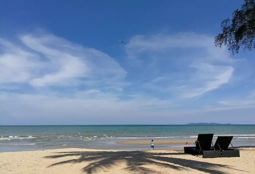Seanery Beach Resort
