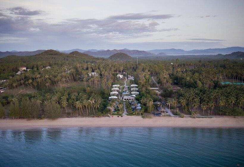 Seanery Beach Resort