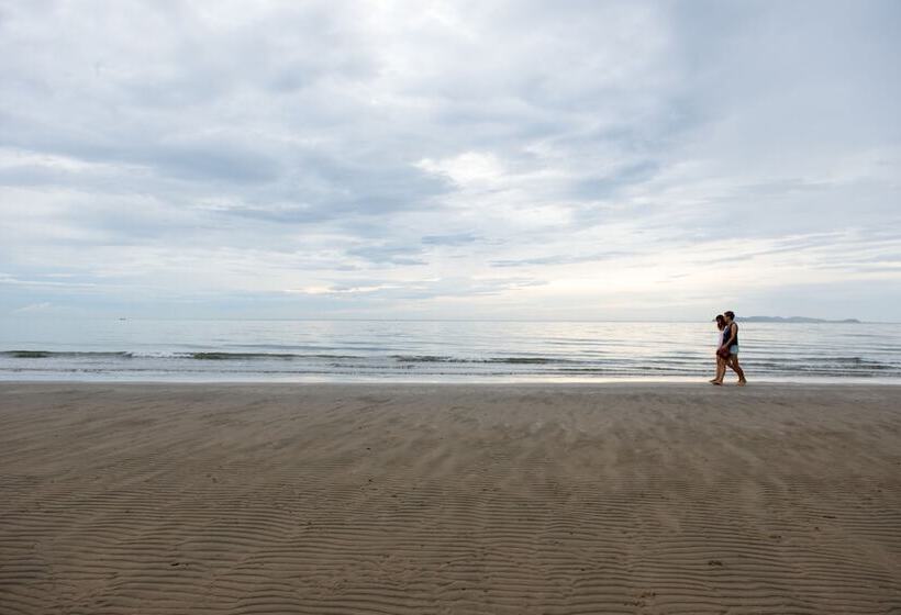 Seanery Beach Resort