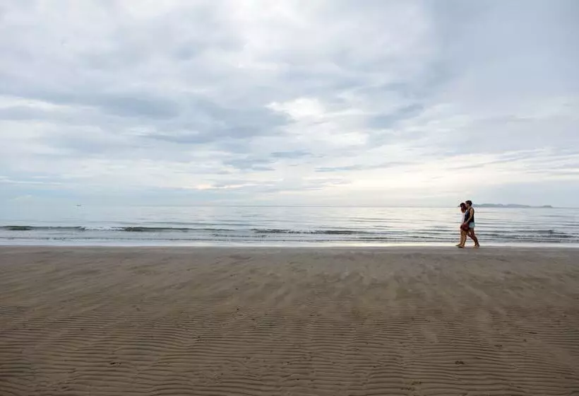 Seanery Beach Resort