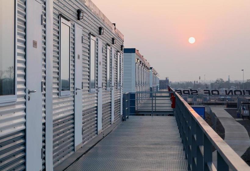 Отель Bric Box  Buriram