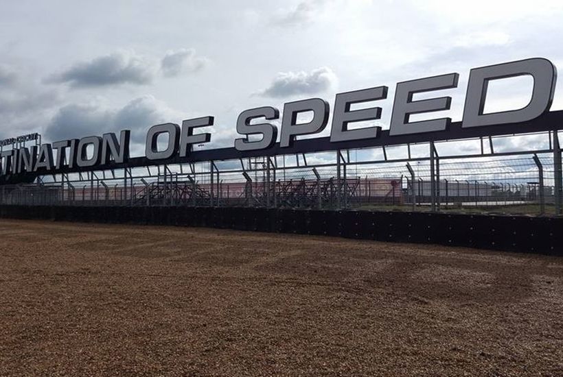 Отель Bric Box  Buriram