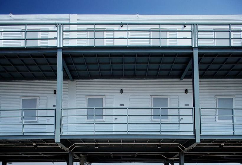 Отель Bric Box  Buriram