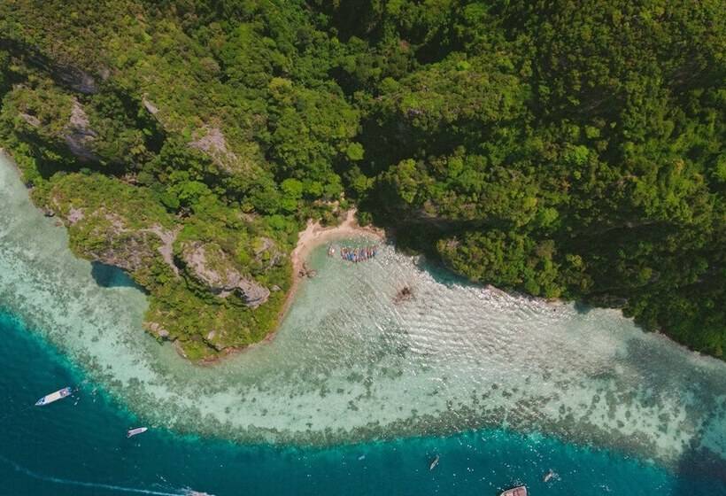 Hotelli Adang Island Resort