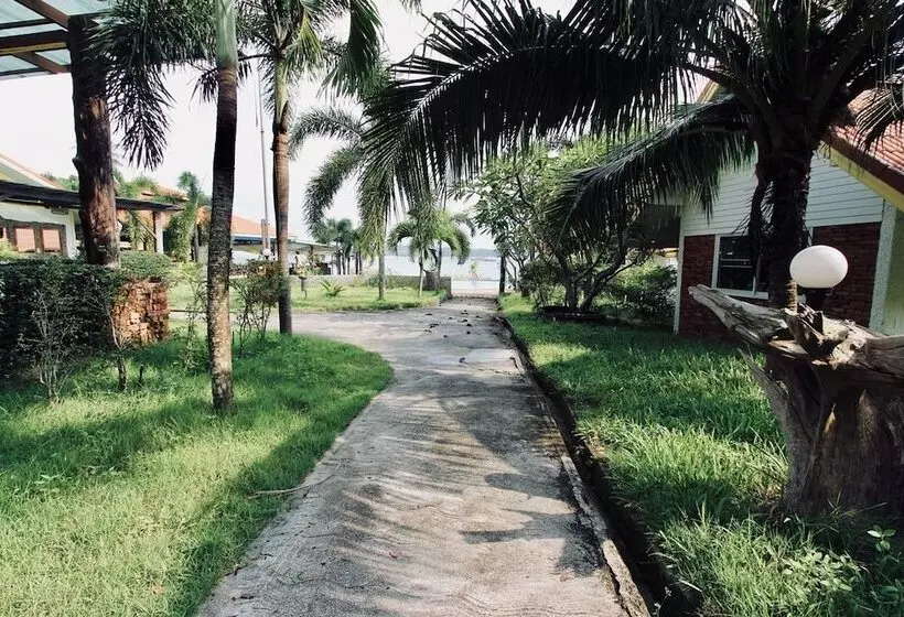 ホテル Adang Island Resort