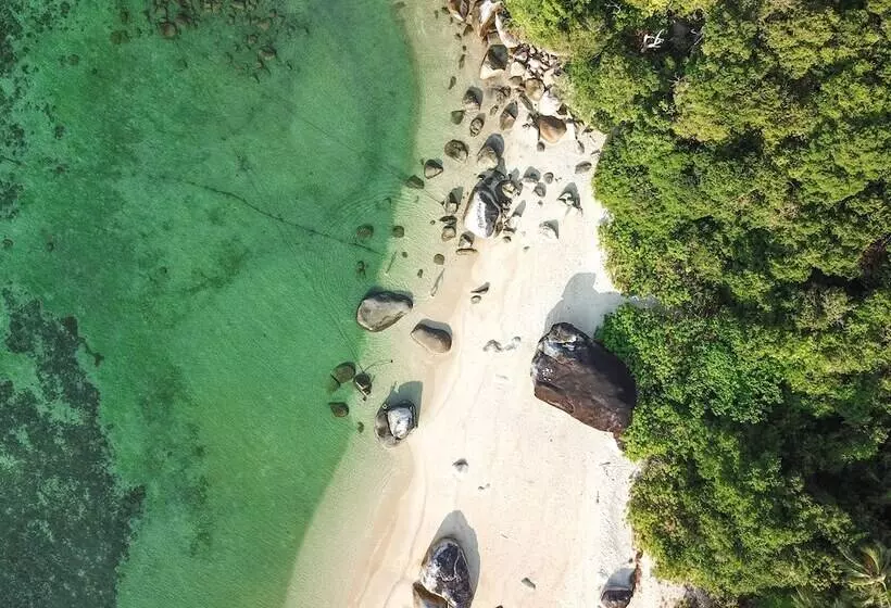 ホテル Adang Island Resort
