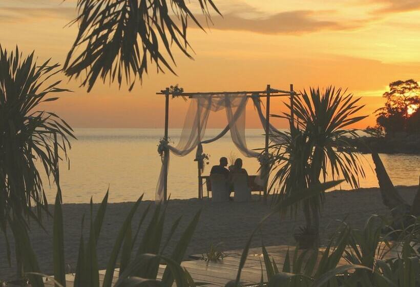 Hotelli Adang Island Resort