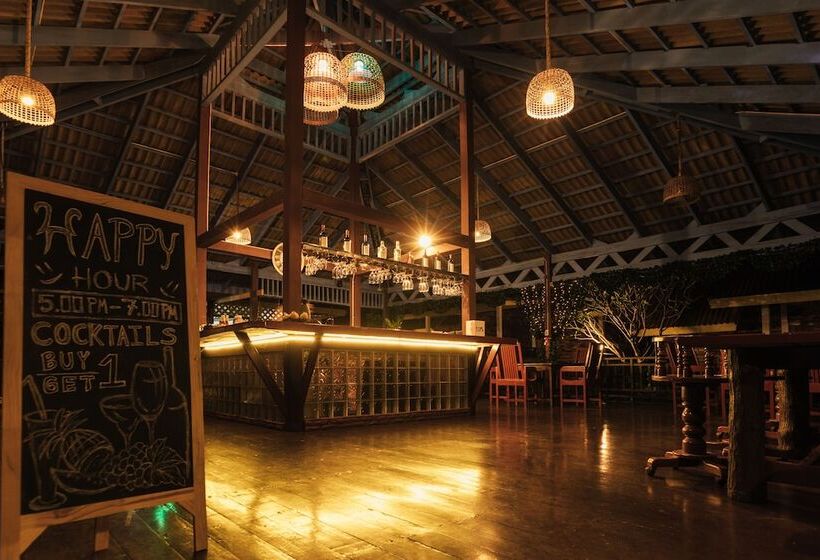 Hotelli Adang Island Resort