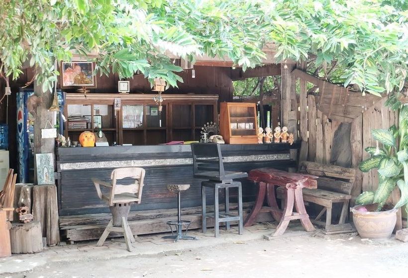 Отель Baan Eve Guesthouse