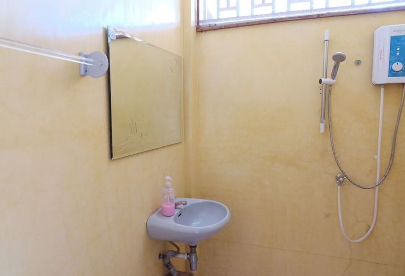 Отель Baan Eve Guesthouse