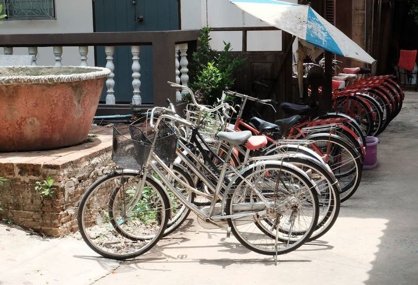 Отель Baan Eve Guesthouse