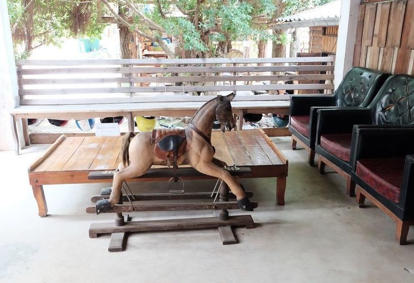 Отель Baan Eve Guesthouse