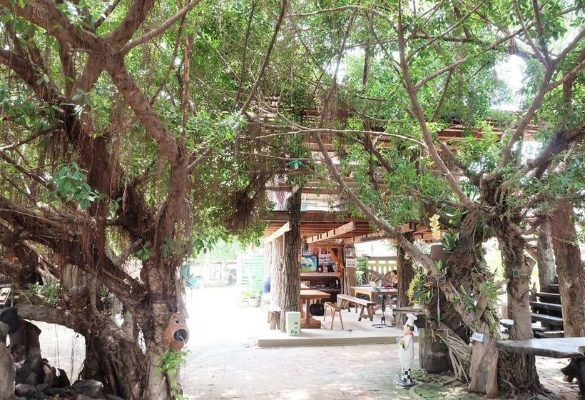 Отель Baan Eve Guesthouse