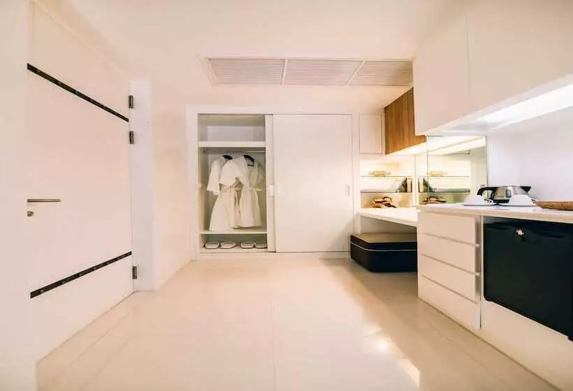 هتل Monkey House