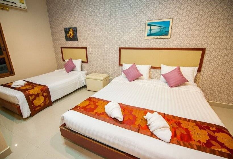 Отель Nongkhai Tavilla Resort And Convention Center