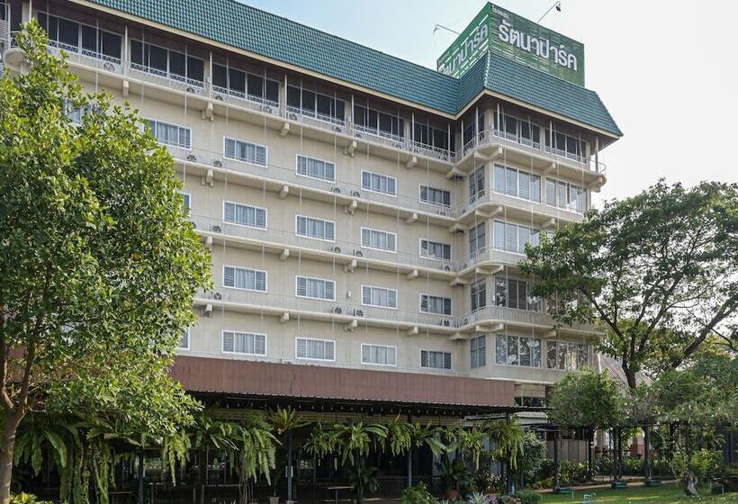 בית מלון כפרי Rattana Park