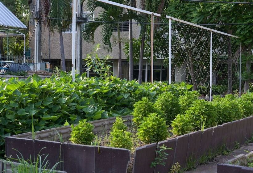 בית מלון כפרי Rattana Park