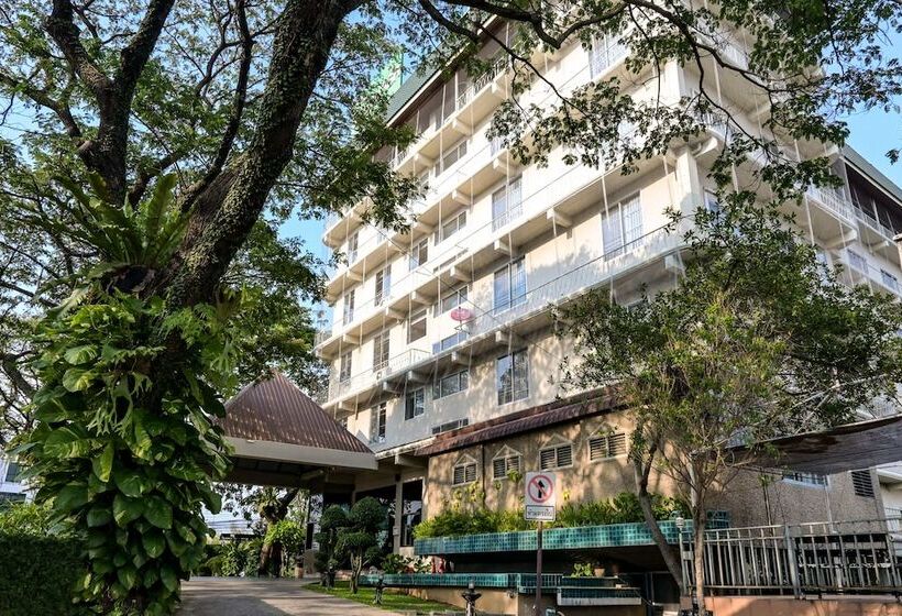 בית מלון כפרי Rattana Park