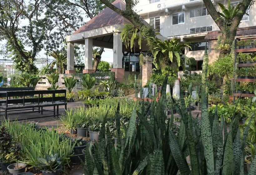 בית מלון כפרי Rattana Park