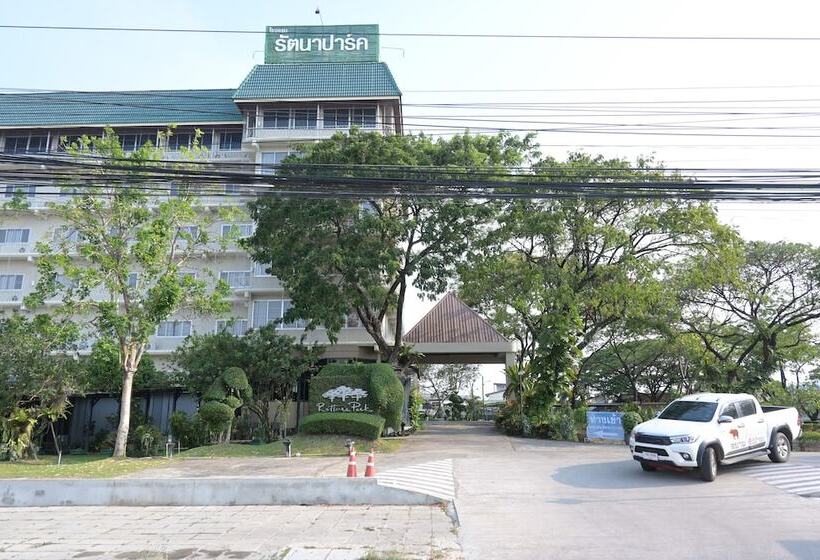 בית מלון כפרי Rattana Park