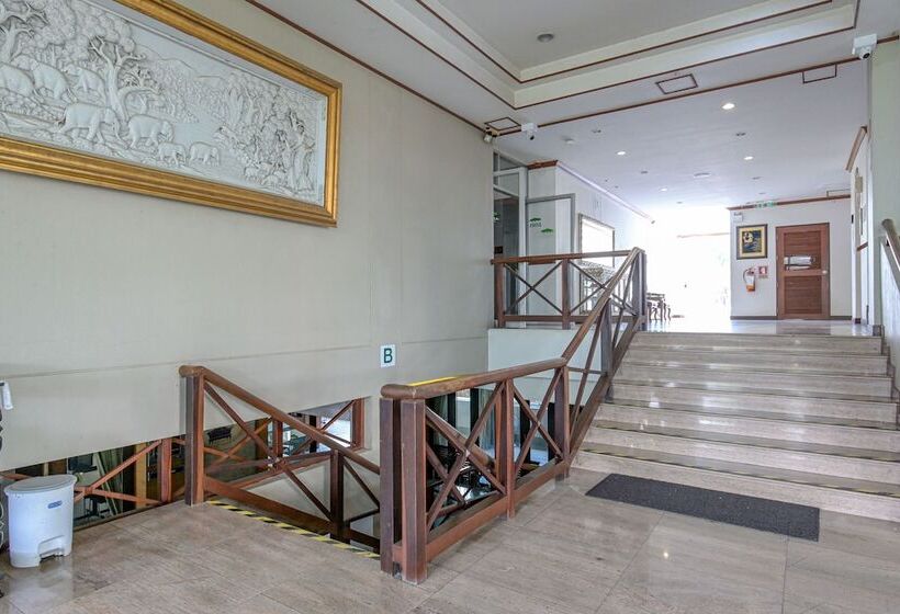 בית מלון כפרי Rattana Park