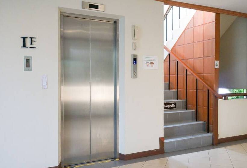 בית מלון כפרי Rattana Park