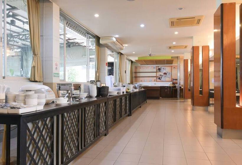 בית מלון כפרי Rattana Park