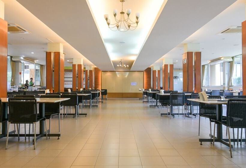 בית מלון כפרי Rattana Park